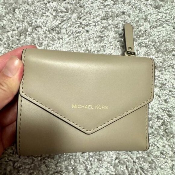 Michael Kors Tan Envelope Wallet - Picture 2 of 5